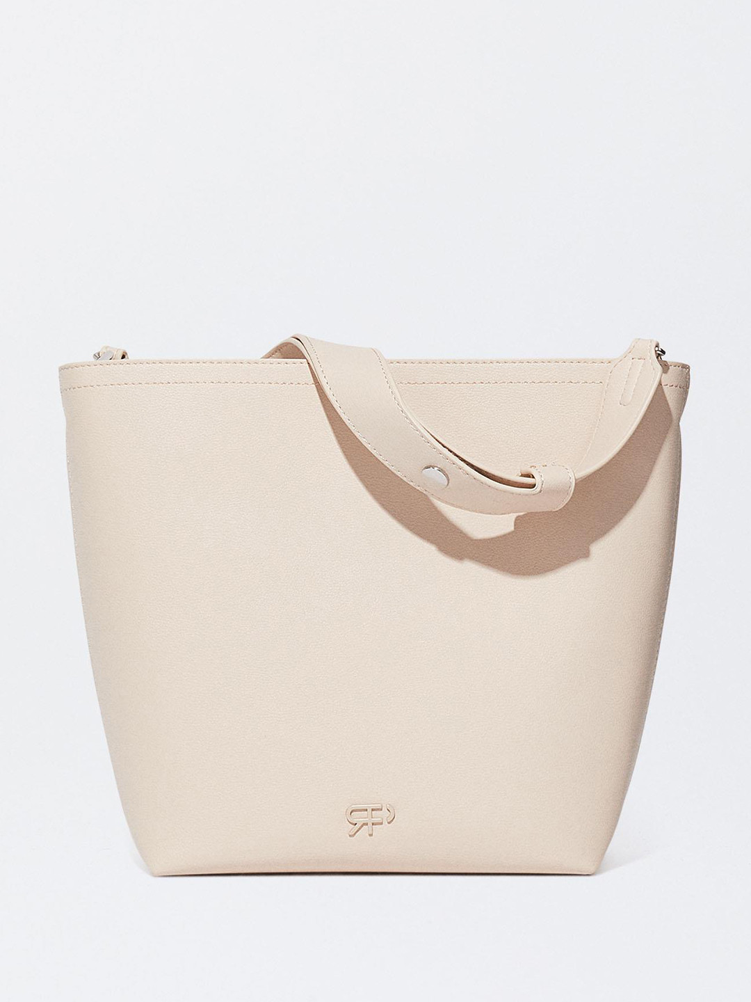 

PARFOIS Women Textured Structured Shoulder Bag, Off white
