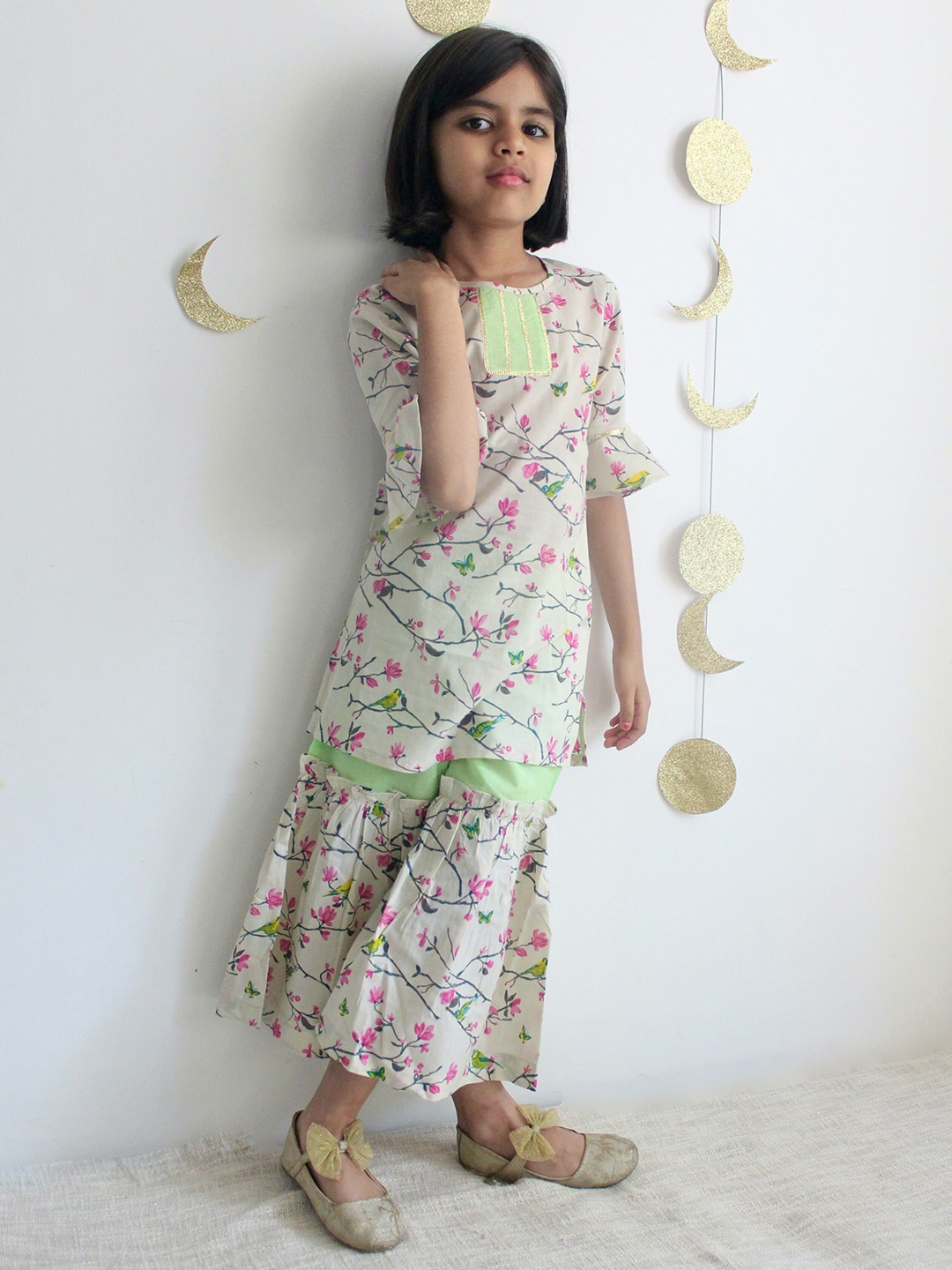 

charkhee Girls Floral Printed Kurta With Sharara, Cream