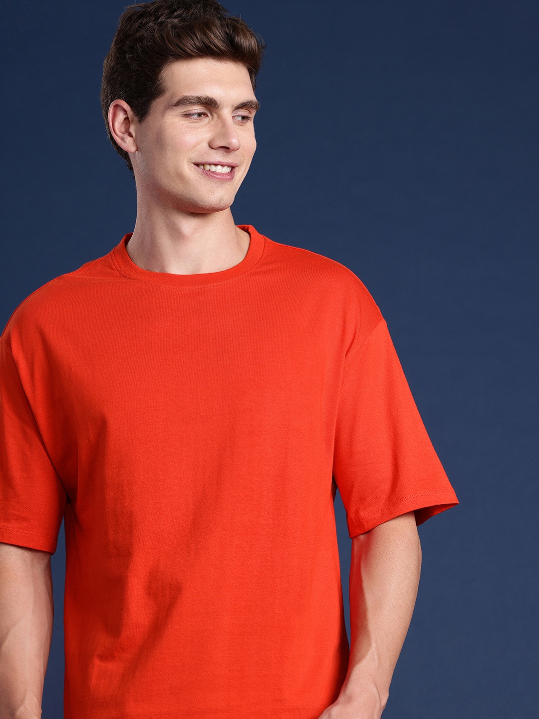 

Mast & Harbour Men Solid Drop-Shoulder Sleeves Oversized T-shirt, Orange