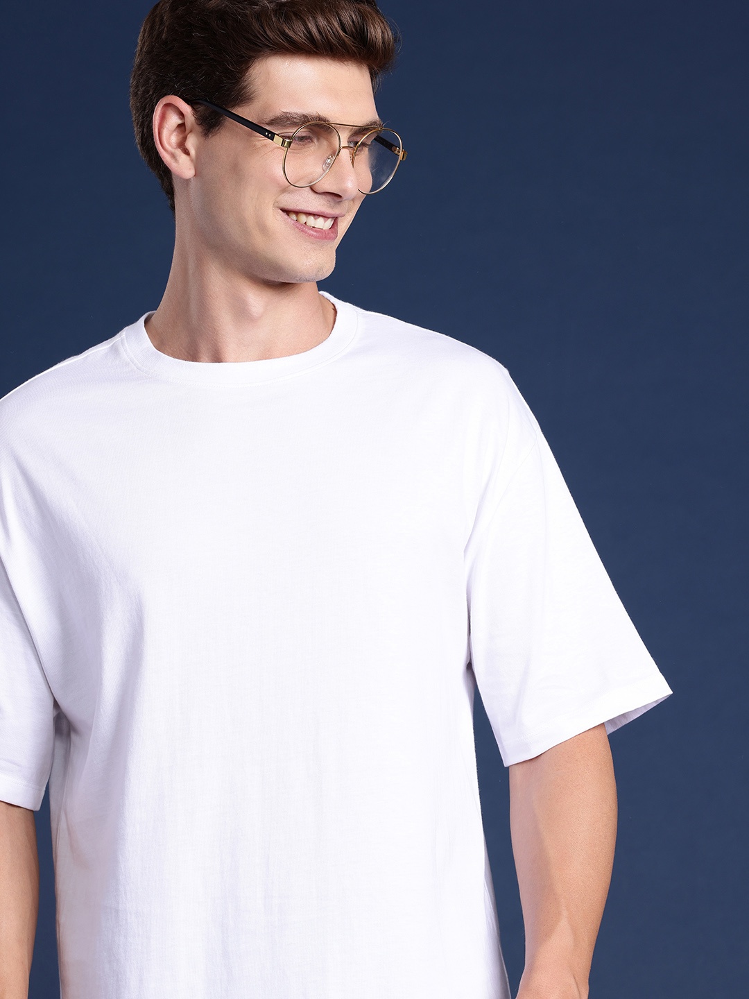 

Mast & Harbour Men Solid Drop-Shoulder Sleeves Oversized T-shirt, White
