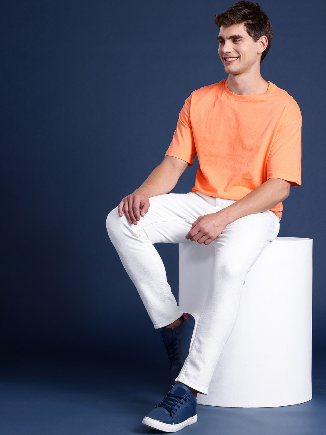 

Mast & Harbour Men Solid Drop-Shoulder Sleeves Oversized T-shirt, Orange