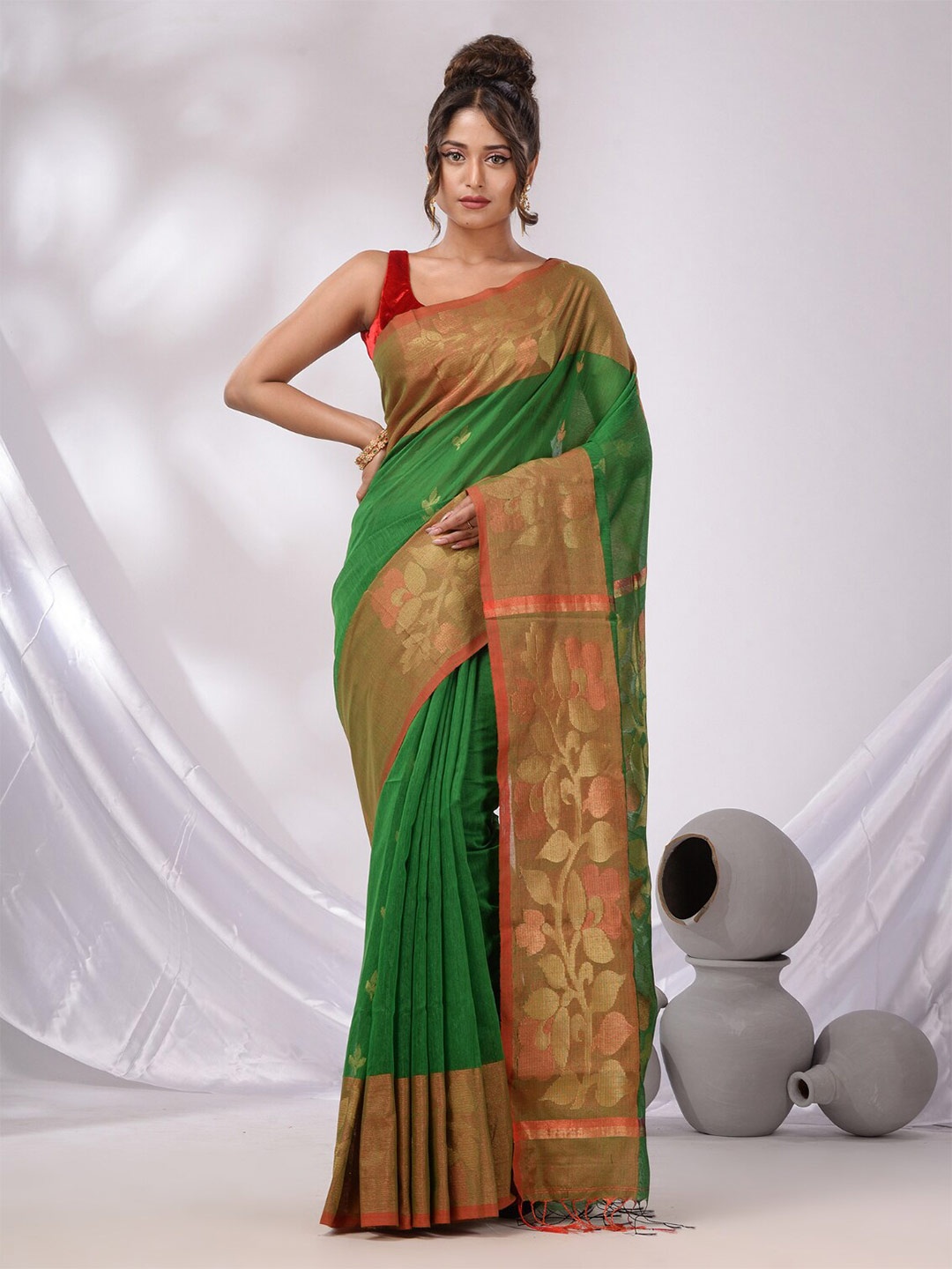 

Charukriti Woven Design Zari Saree, Green