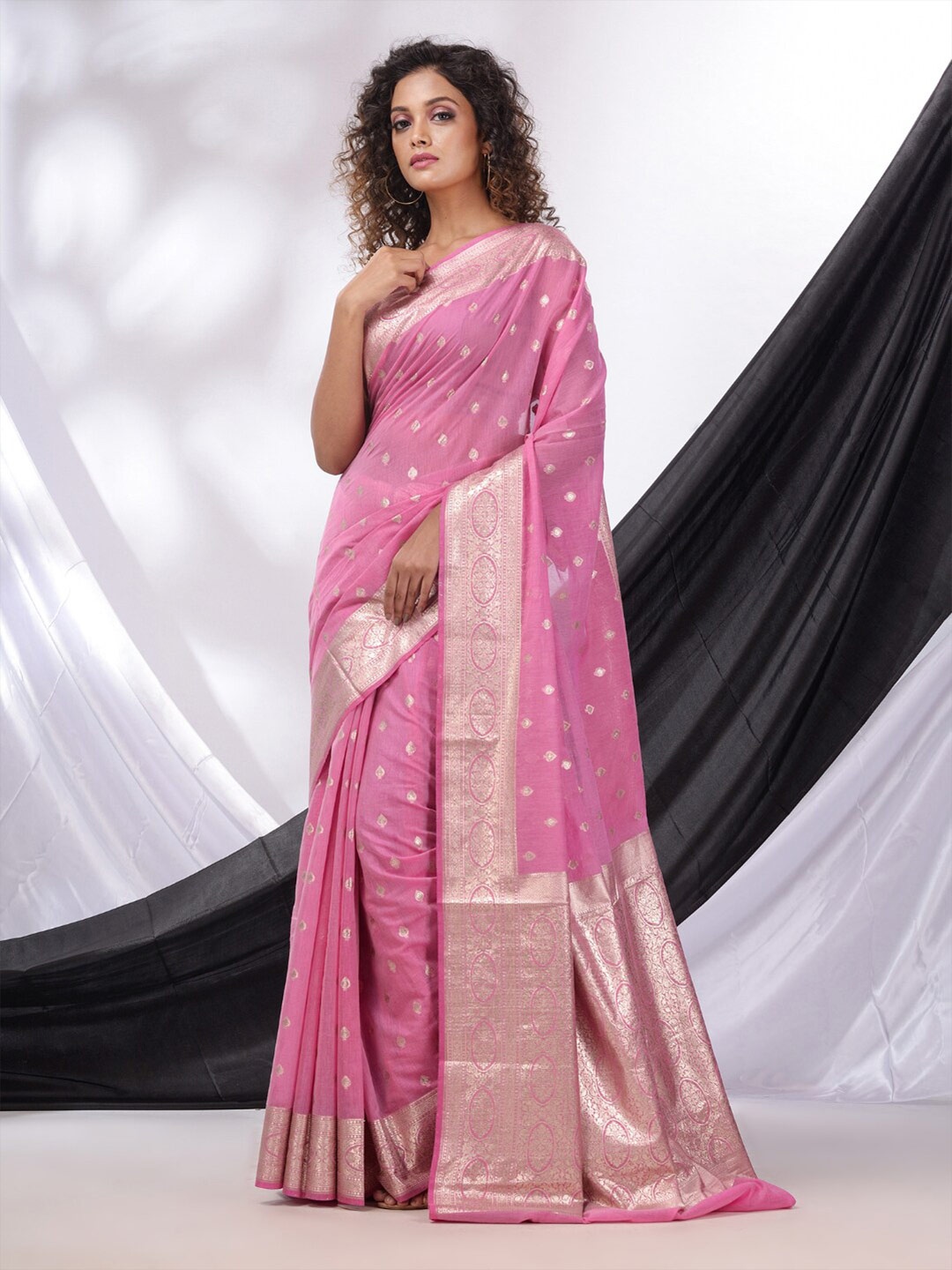 

Charukriti Woven Design Zari Saree, Pink