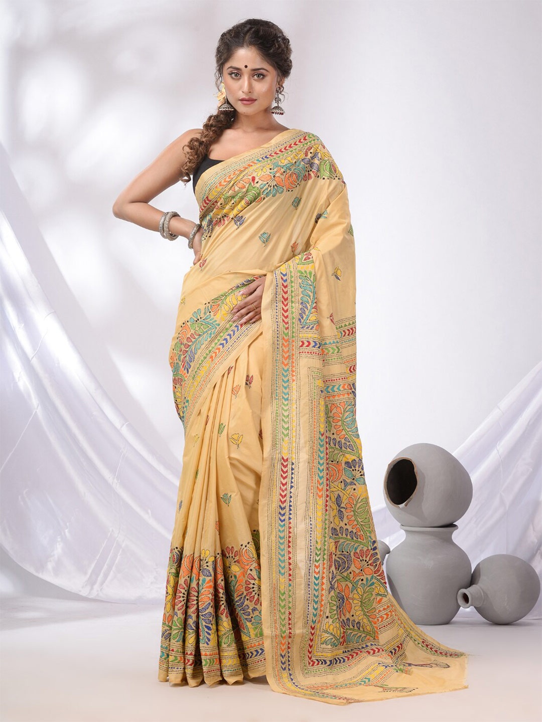 

Charukriti Ethnic Motifs Kantha Work Silk Blend Saree, Beige