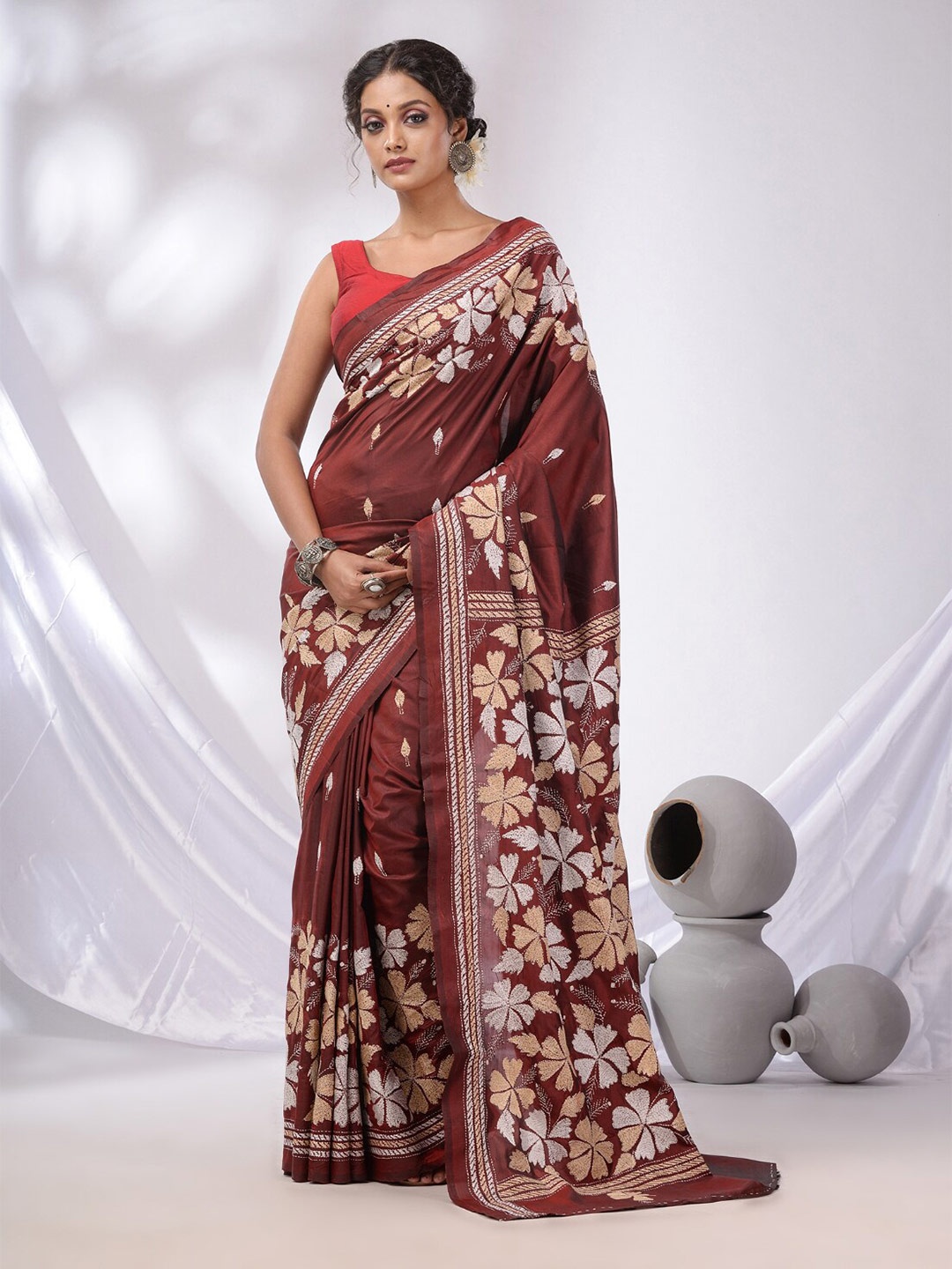 

Charukriti Floral Embroidered Kantha Work Saree, Maroon