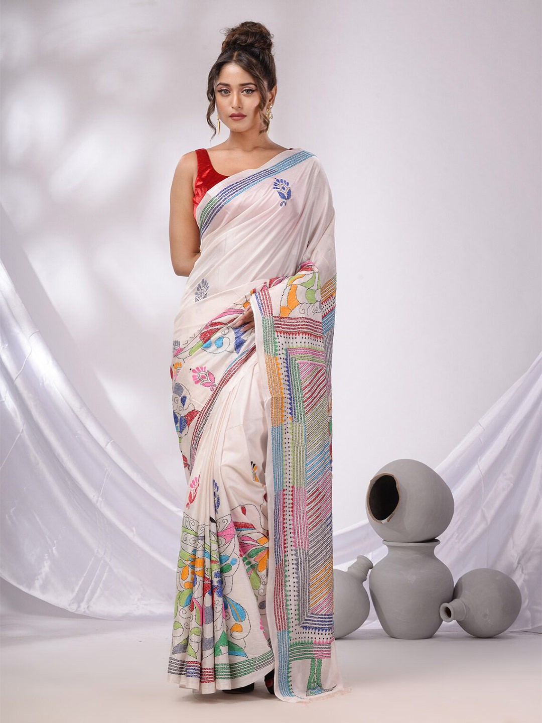 

Charukriti Ethnic Motifs Embroidered Kantha Work Silk Blend Saree, White
