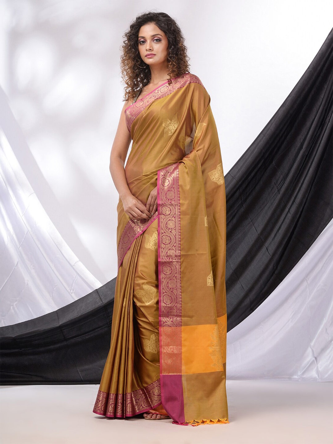 

Charukriti Ethnic Motifs Woven Design Zari Saree, Olive