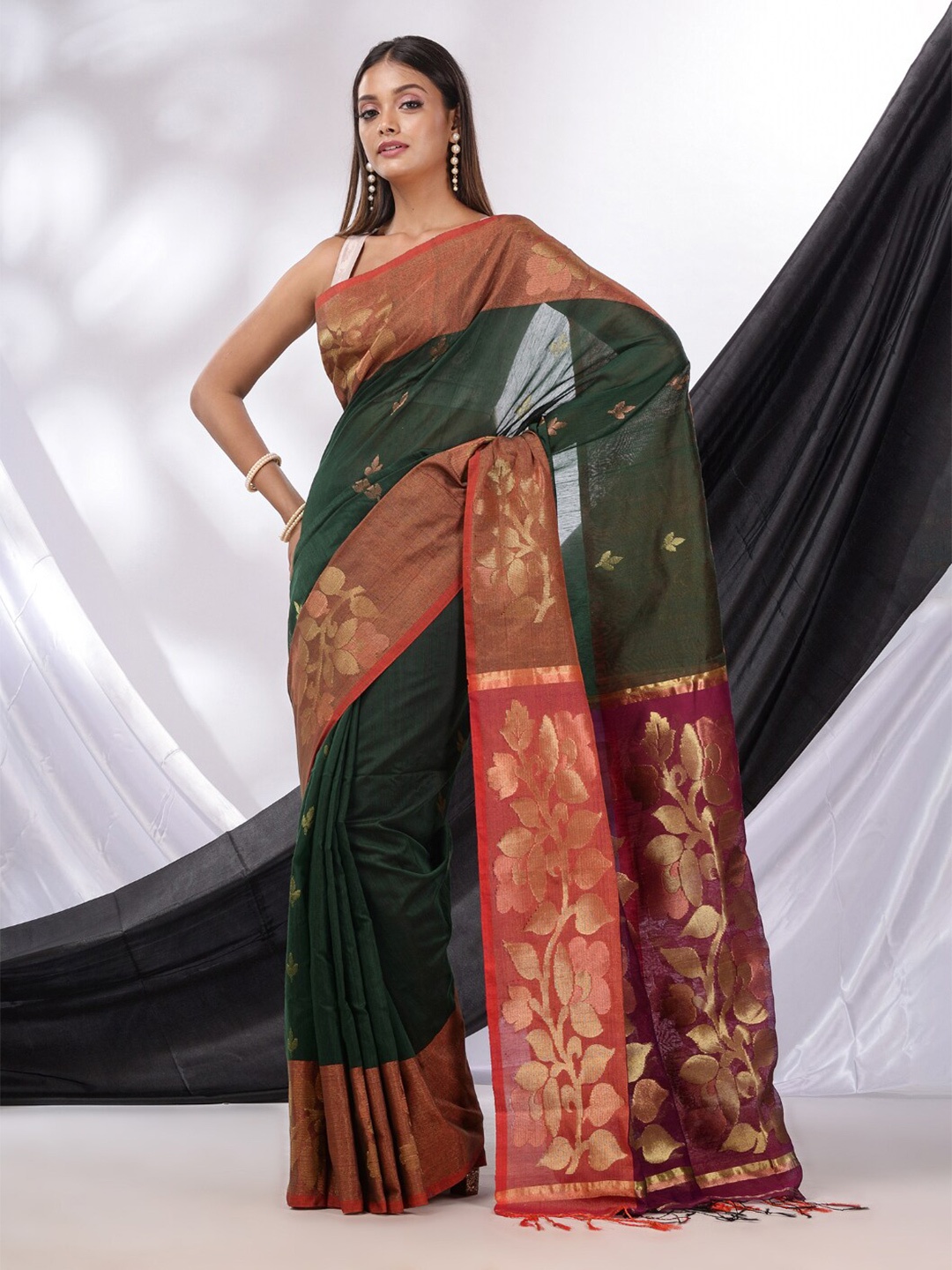 

Charukriti Ethnic Motif Woven Design Zari Saree, Green