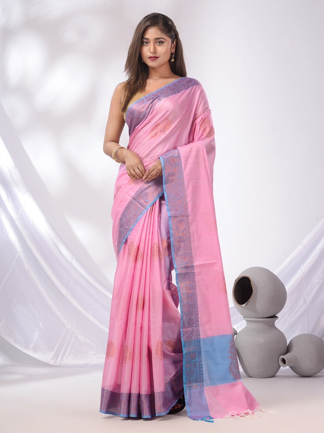 

Charukriti Woven Design Zari Saree, Pink