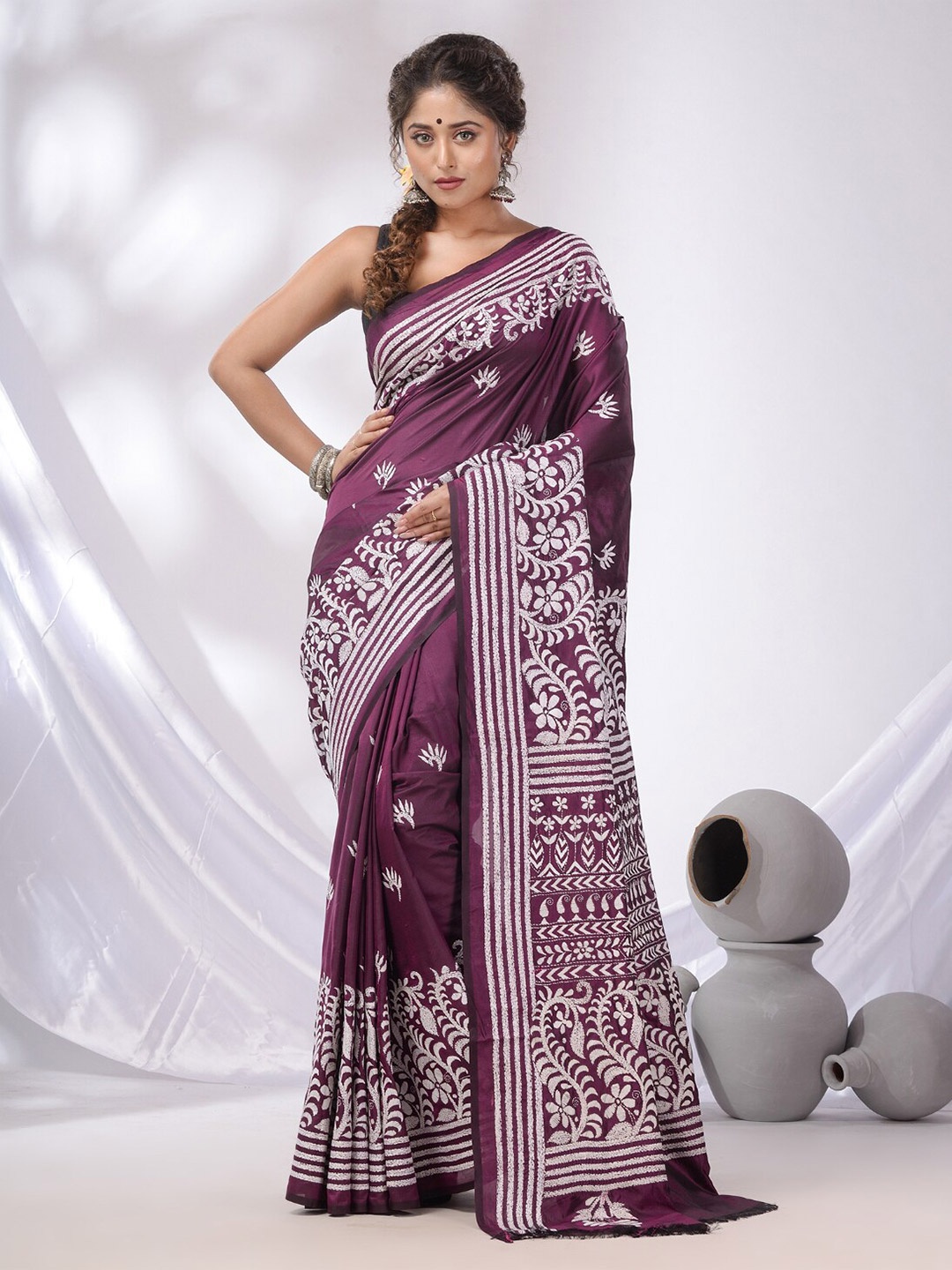 

Charukriti Ethnic Motifs Embroidered Kantha Work Silk Blend Saree, Purple