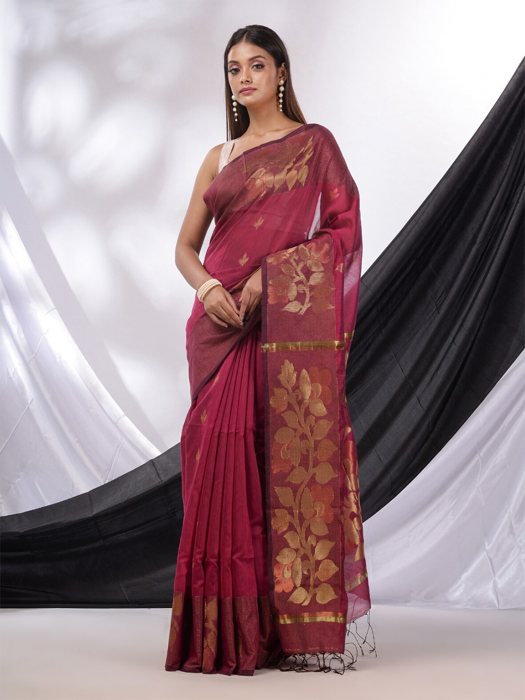 

Charukriti Floral Woven Design Zari Saree, Magenta