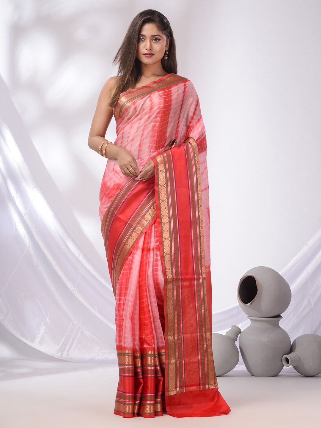 

Charukriti Tie and Dye Zari Saree, White