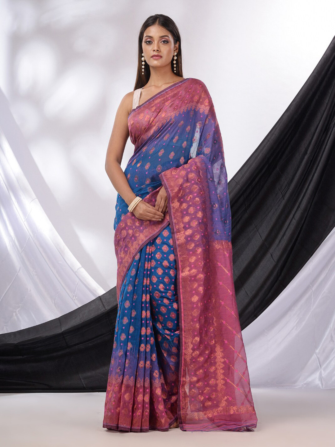

Charukriti Floral Woven Design Zari Silk Cotton Jamdani Saree, Blue