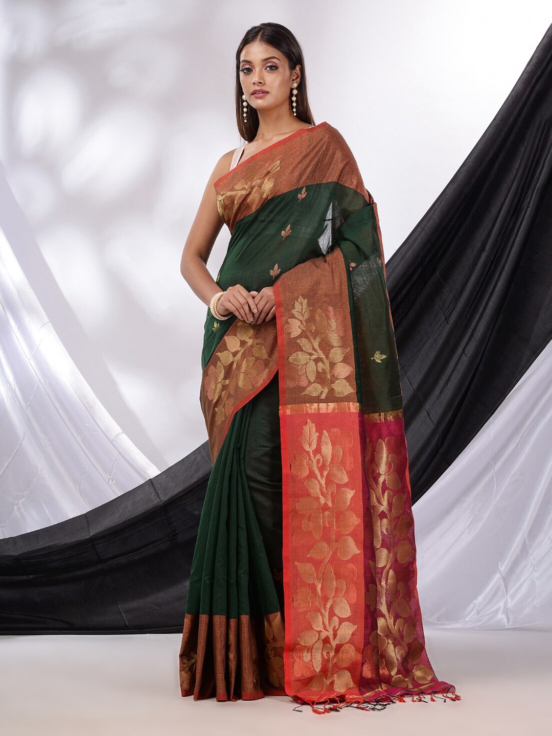 

Charukriti Ethnic Motif Woven Design Zari Saree, Green