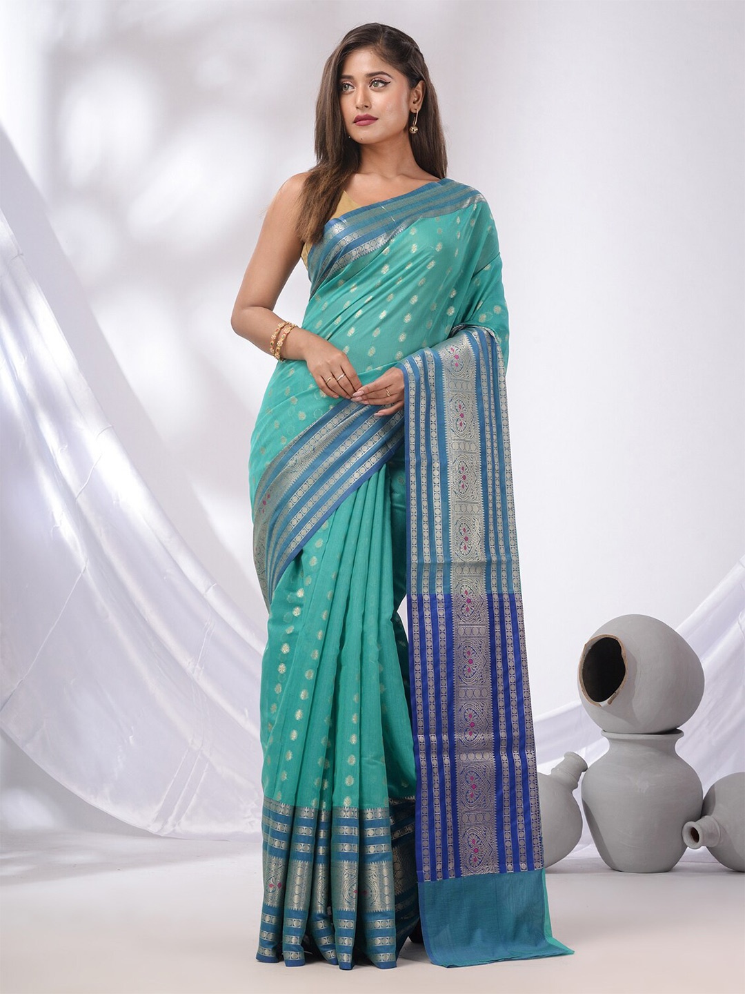 

Charukriti Woven Design Zari Saree, Sea green