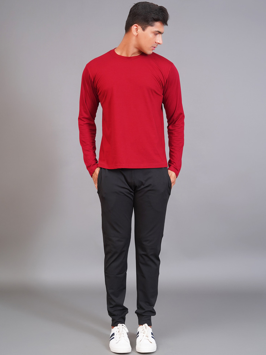 

KRAASA Round Neck Tracksuits, Maroon