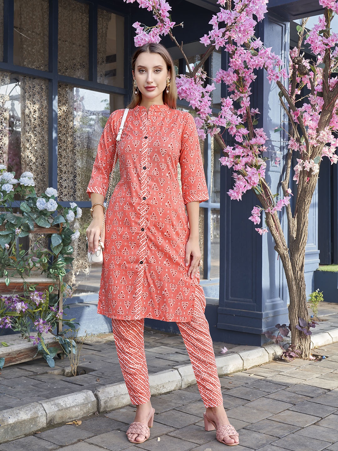 

Anouk Women Orange Floral Printed Regular Pure Cotton Kurta with Trousers