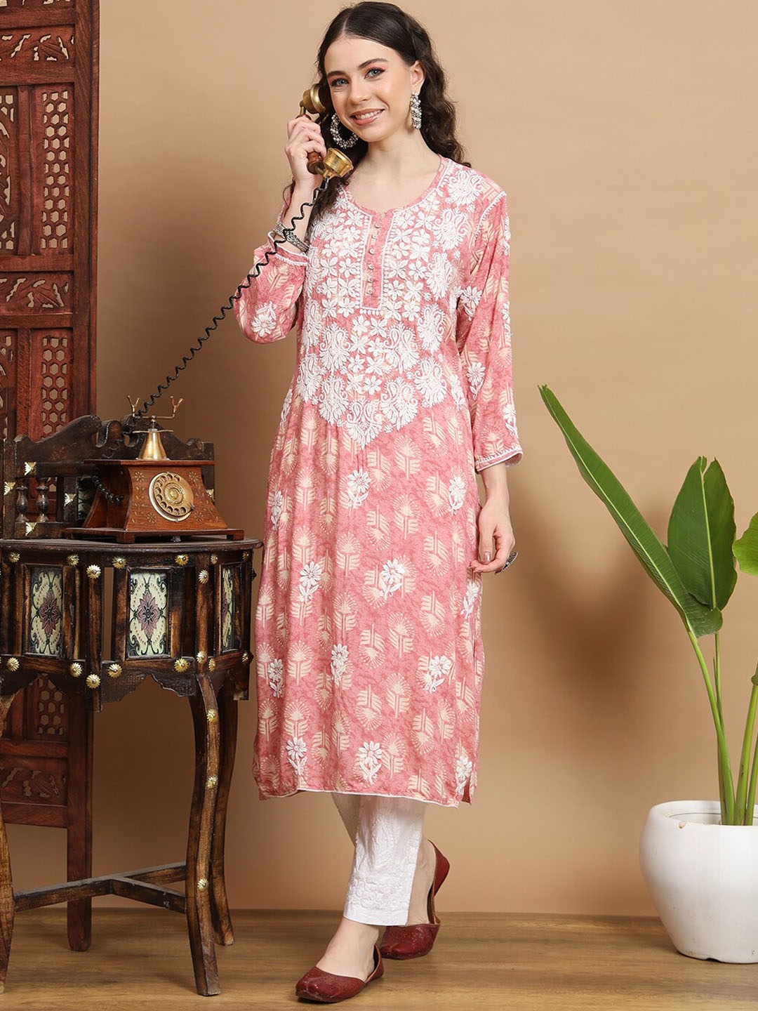 

Ethnava Floral Embroidered Straight Kurta, Pink