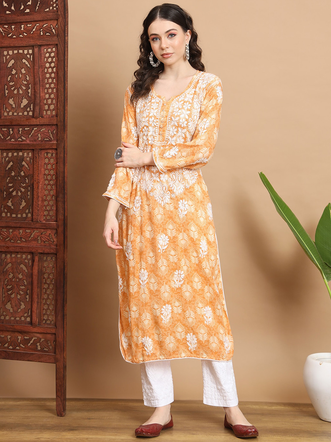 

Ethnava Floral Embroidered Straight Kurta, Peach
