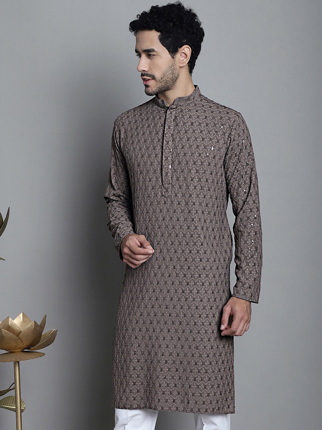 

Jompers Ethnic Motifs Embroidered Chikankari Straight Kurta, Brown