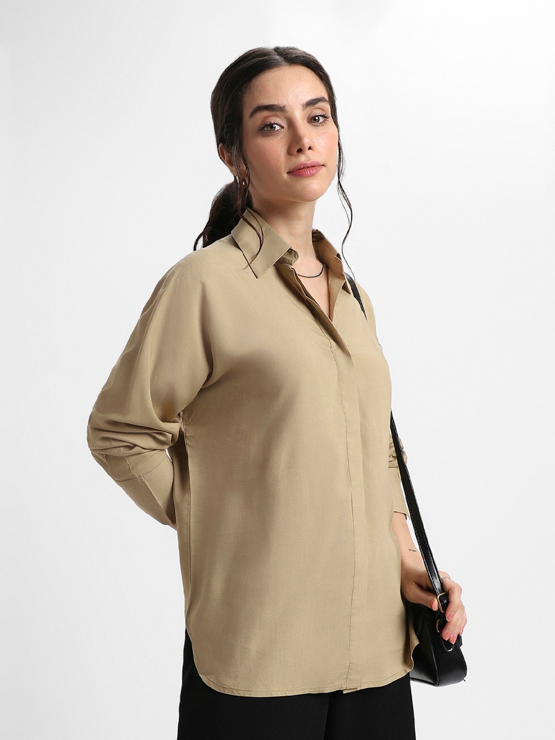 

DL Woman Spread Collar Casual Shirt, Khaki