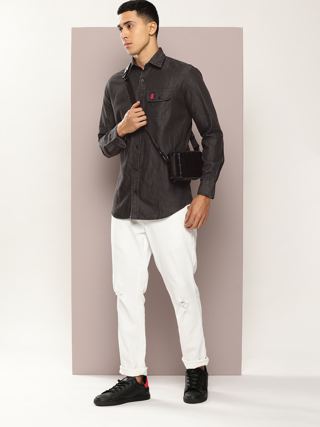 

Kook N Keech Men Opaque Pure Cotton Casual Shirt, Black