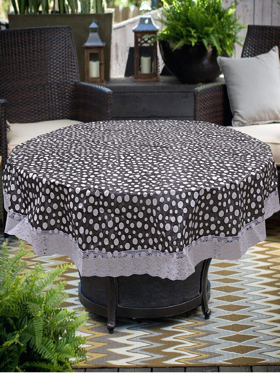 

Dakshya Industries Black & White Printed PVC 6 Seater Table Covers
