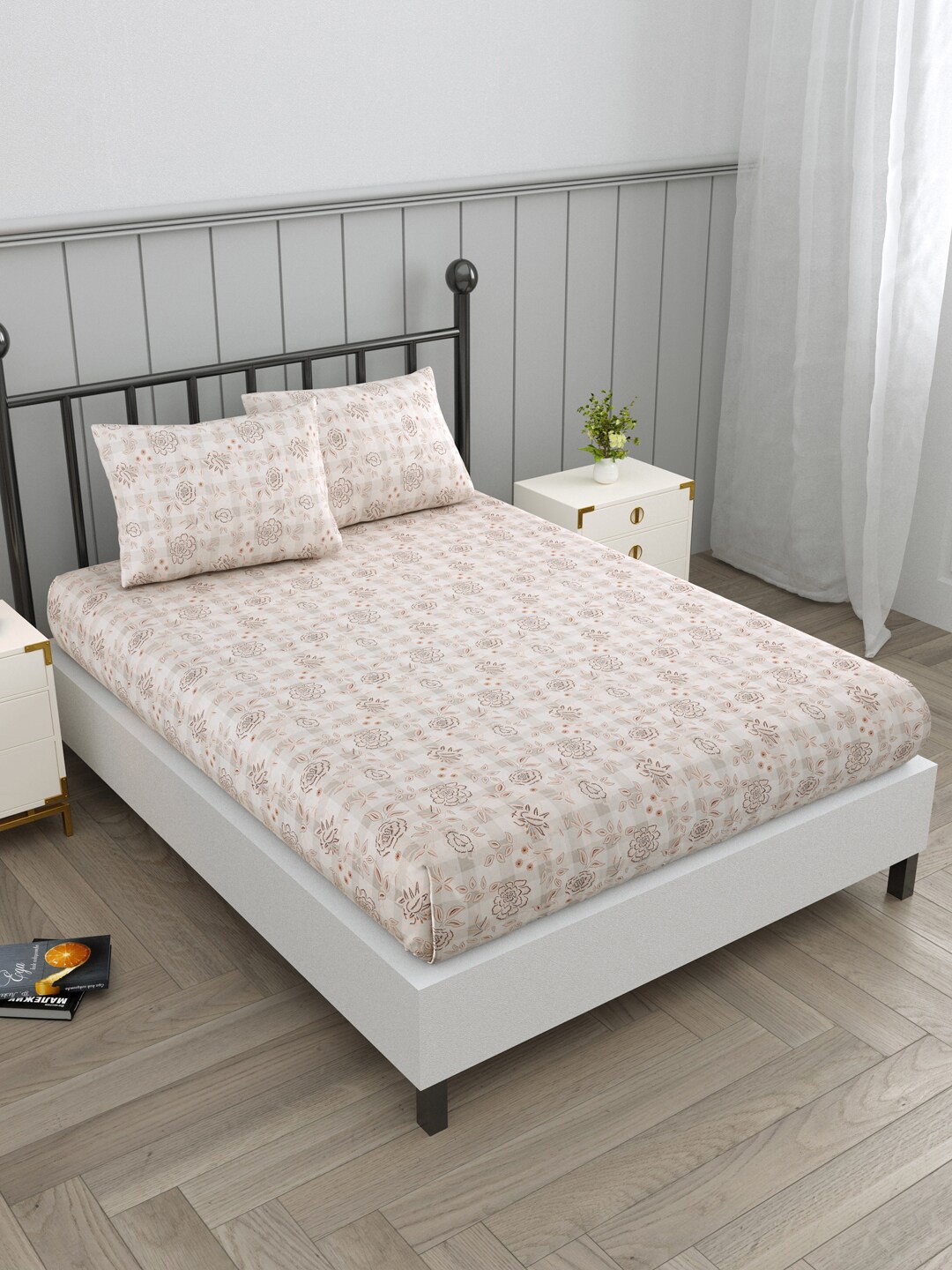 

EverHOME Sayla Peach & White Floral Cotton 144 TC Flat Queen Bedsheet With 2 Pillow Covers