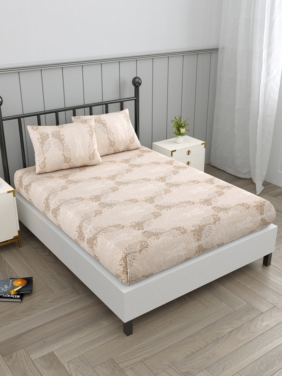 

EverHOME Sayla Peach Ethnic Motifs Cotton 144 TC Flat Queen Bedsheet & 2 Pillow Covers