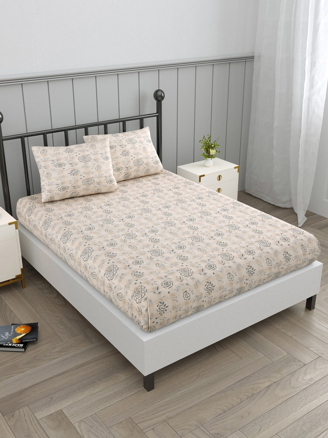 

EverHOME Sayla Yellow & White Floral Cotton 144 TC Flat Queen Bedsheet & 2 Pillow Covers
