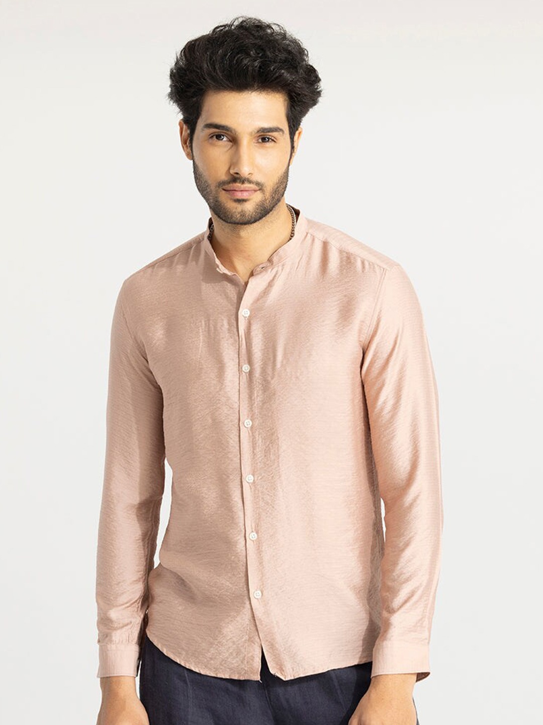 

Snitch Peach-Coloured Classic Slim Fit Band Collar Self Design Casual Shirt