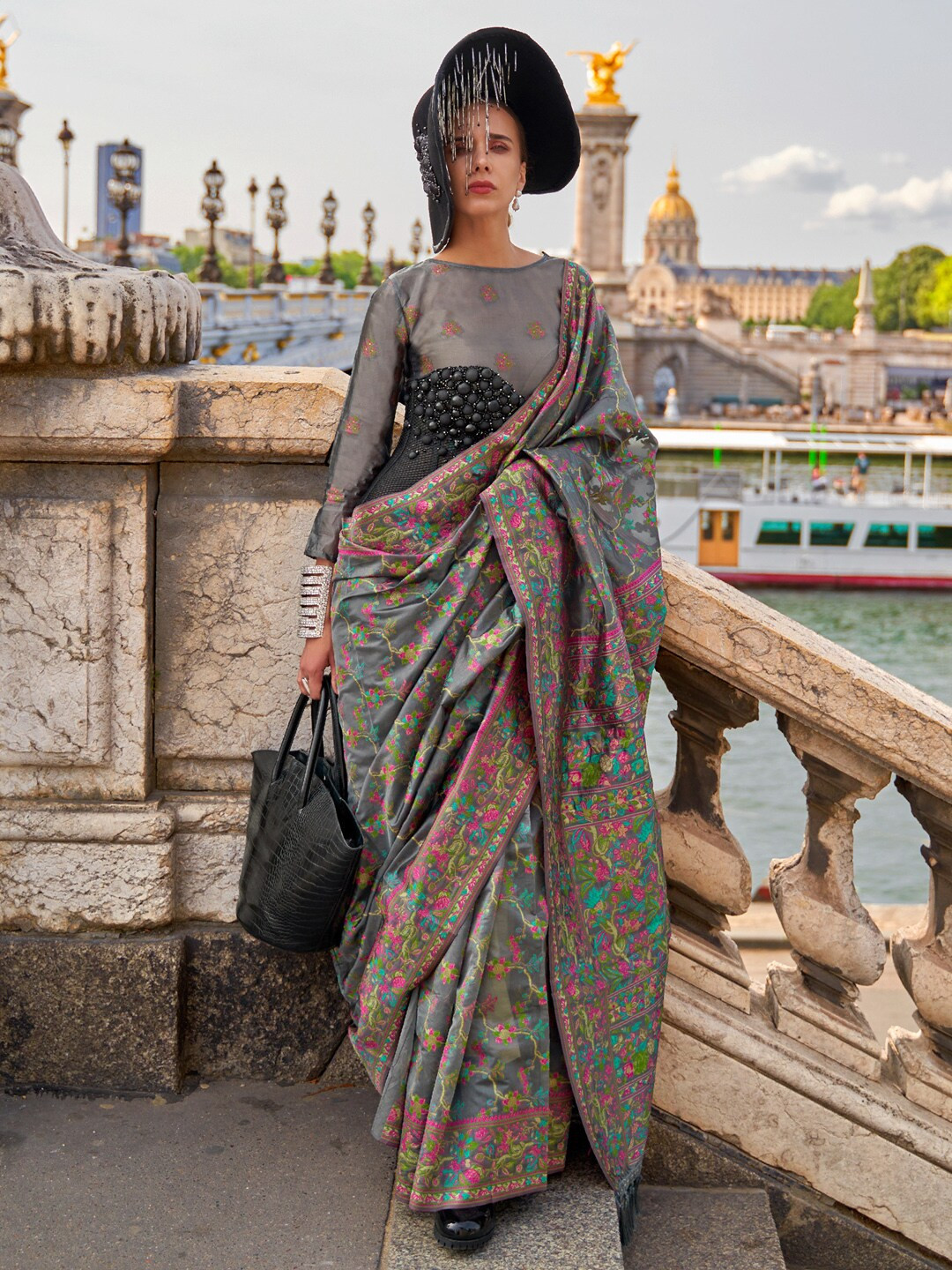 

Mitera Grey & Pink Floral Printed Banarasi Saree