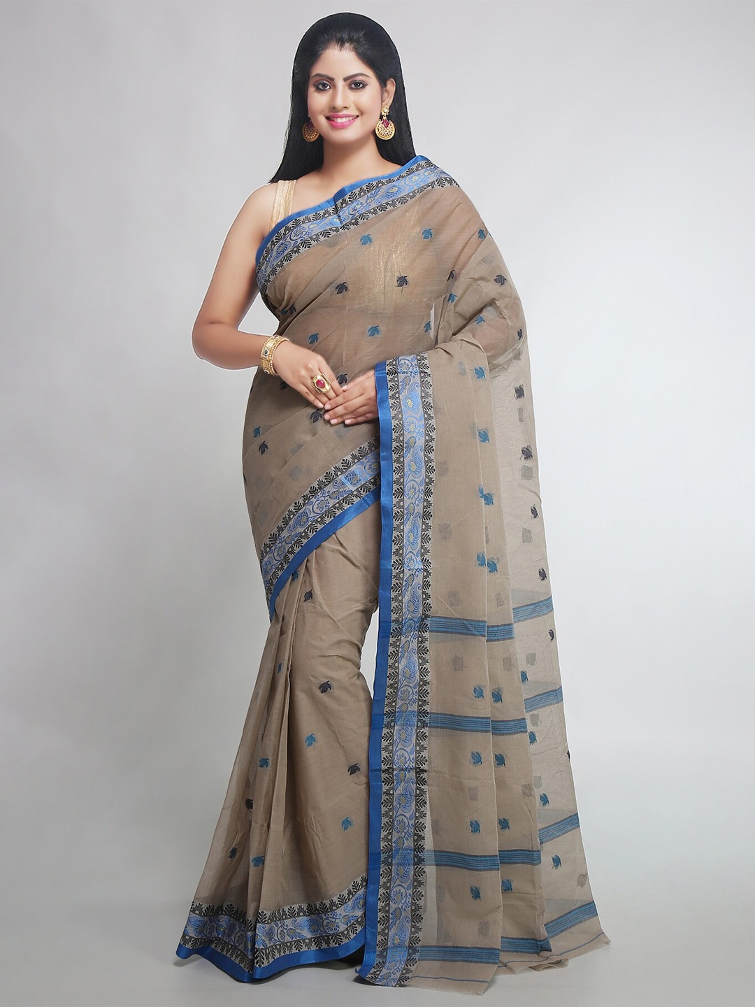 

WoodenTant Woven Design Pure Cotton Taant Saree, Beige