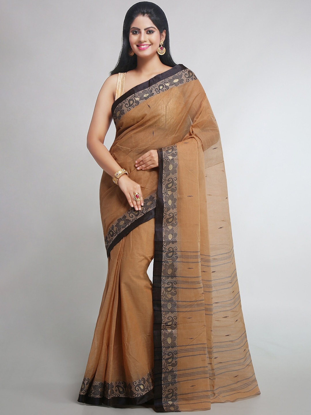 

WoodenTant Woven Design Pure Cotton Taant Saree, Beige