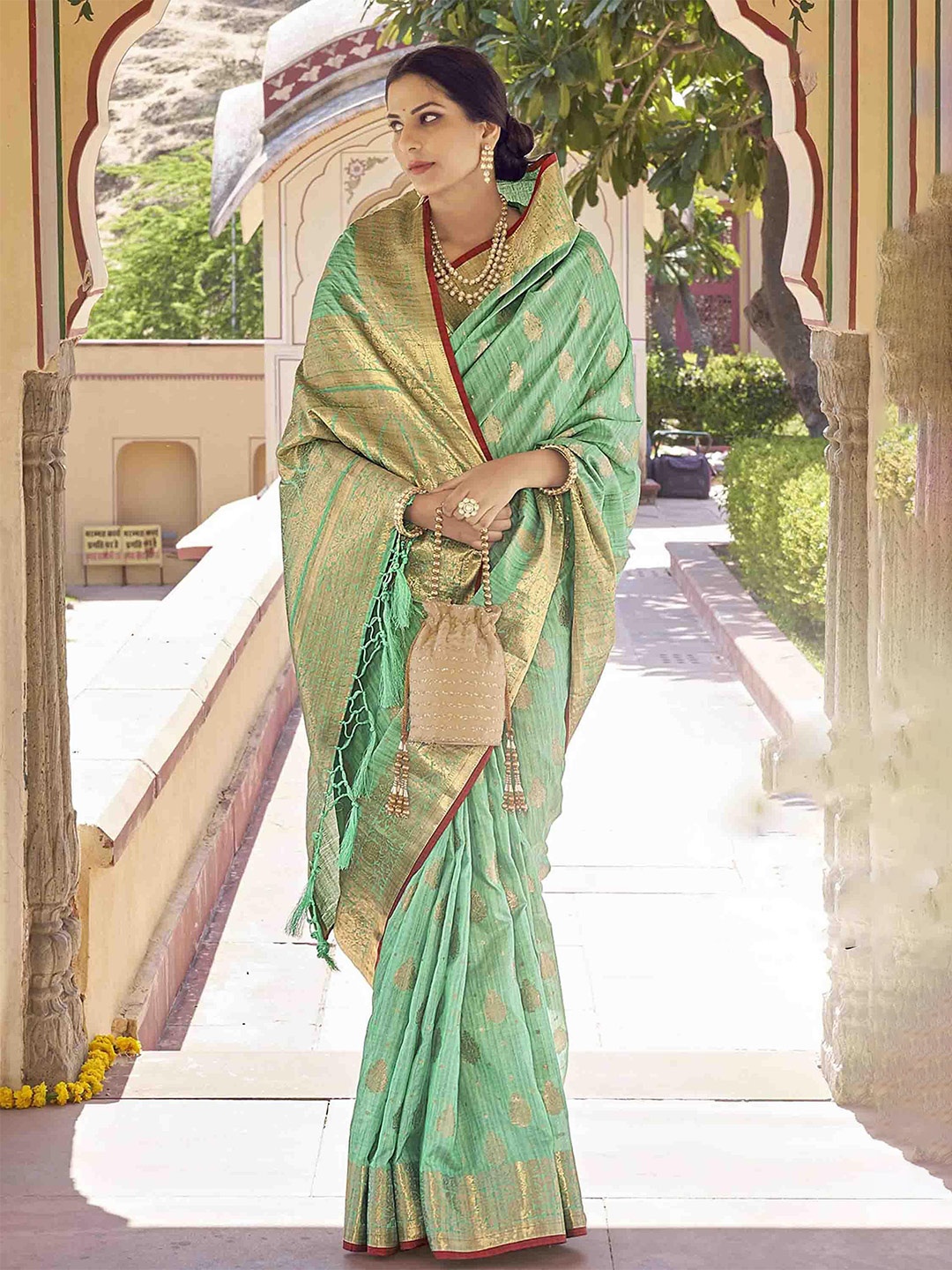 

Mitera Green Ethnic Motifs Woven Design Zari Banarasi Saree