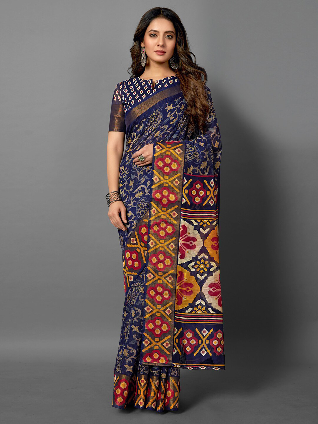 

Anouk Ethnic Motifs Printed Zari Detail Sungudi Saree, Navy blue