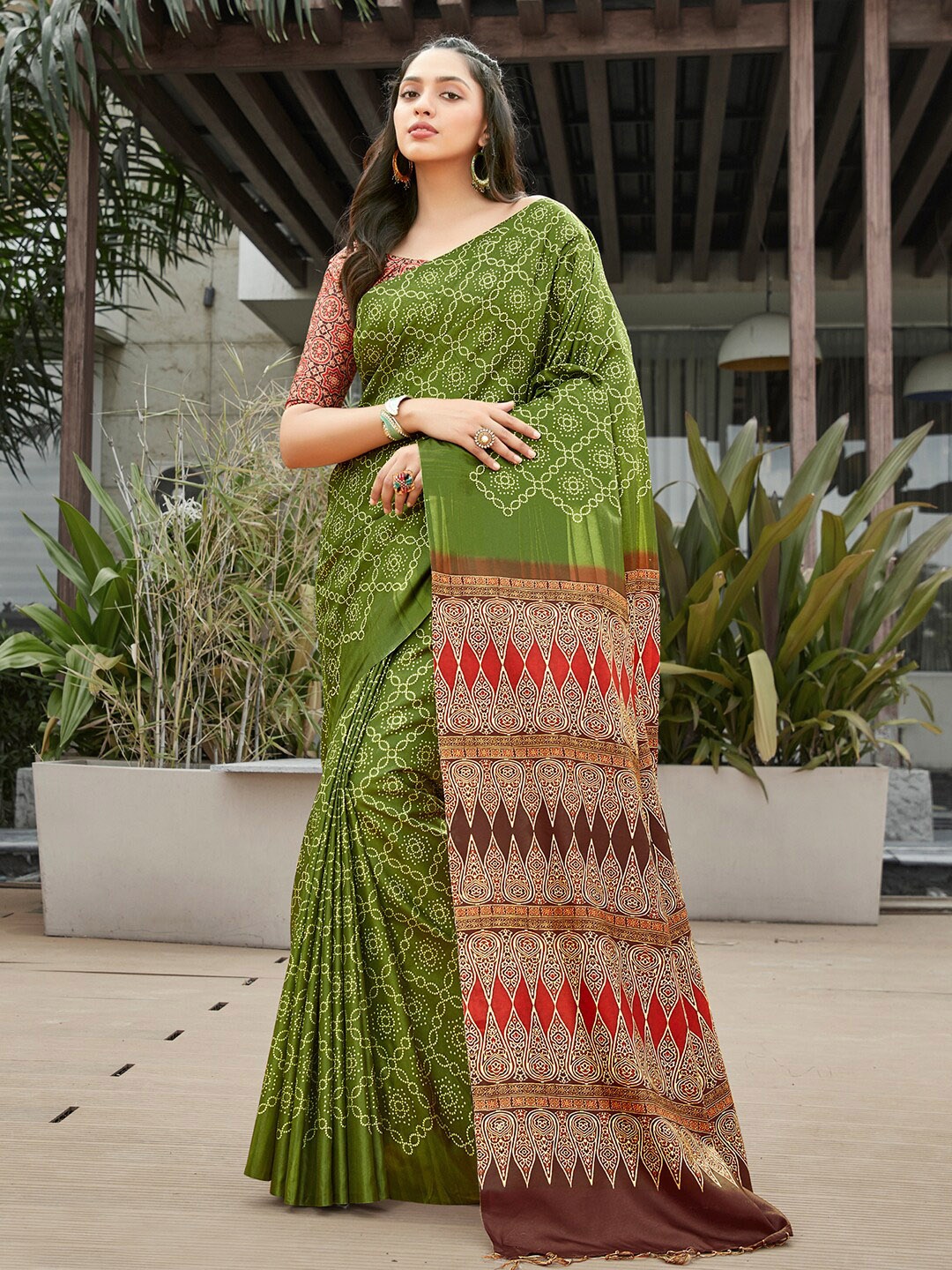 

Anouk Bandhani Silk Blend Bandhani Saree, Green