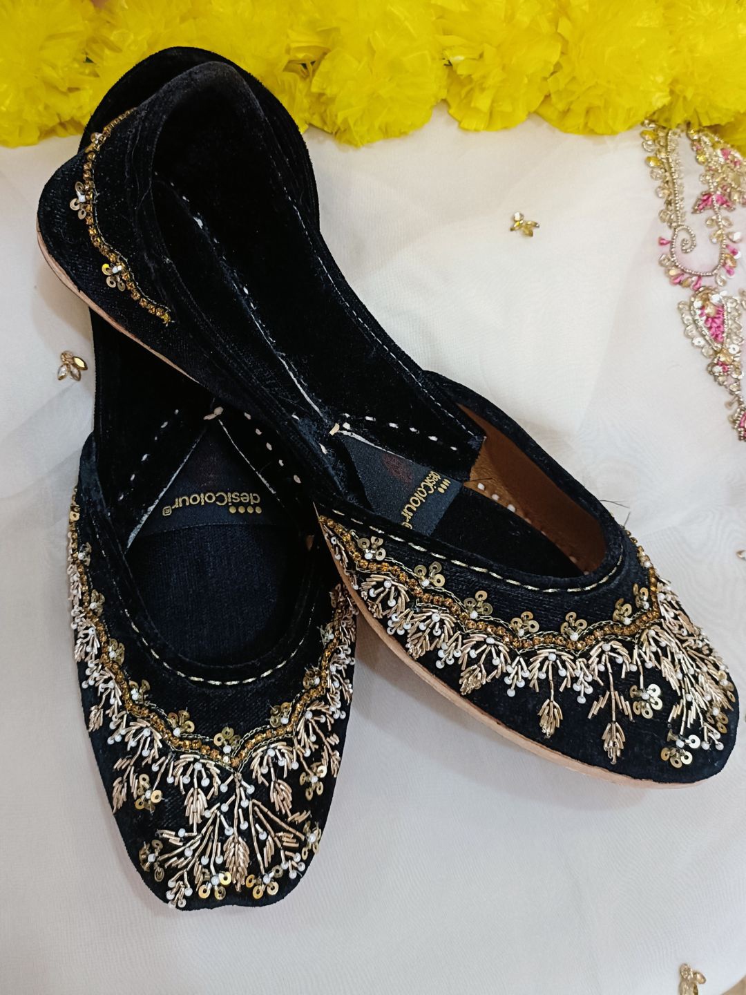 

DESI COLOUR Embellished Velvet Mojaris, Black