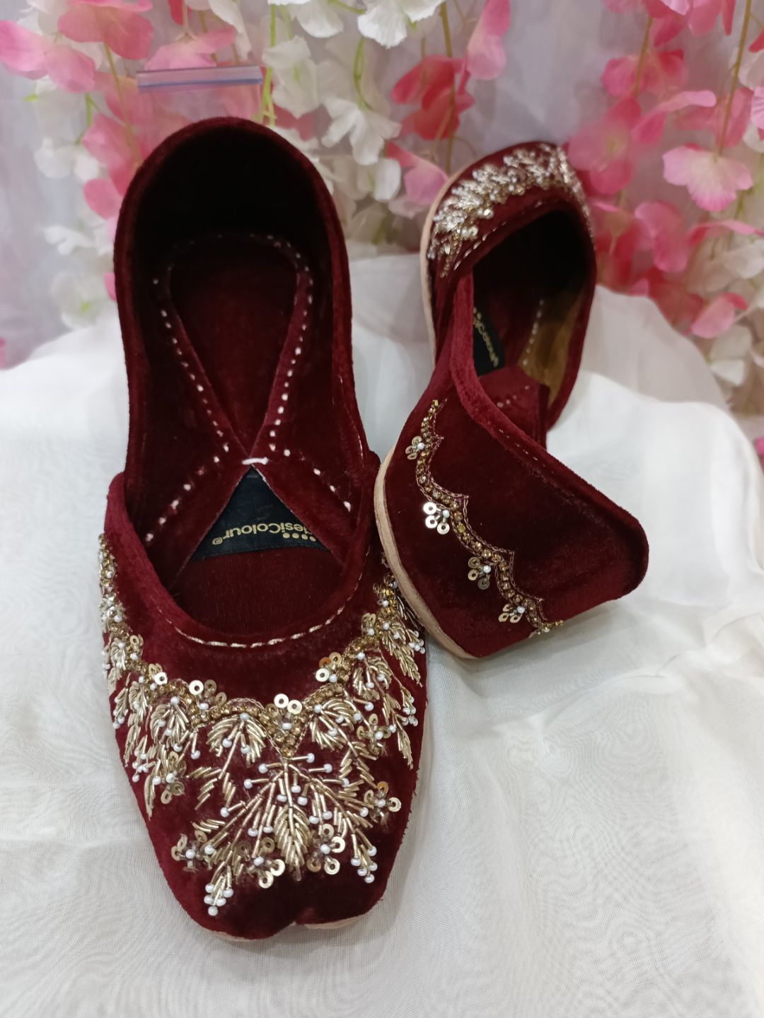 

DESI COLOUR Embellished Square Toe Ethnic Mojaris, Maroon