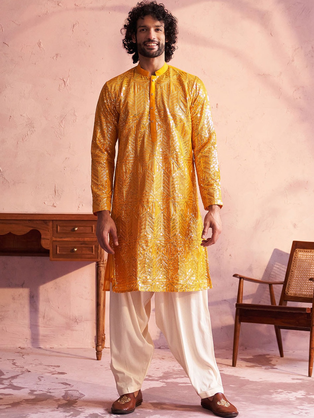 

VASTRAMAY Embellished Regular Sequinned Straight Kurta with Patiala, Yellow