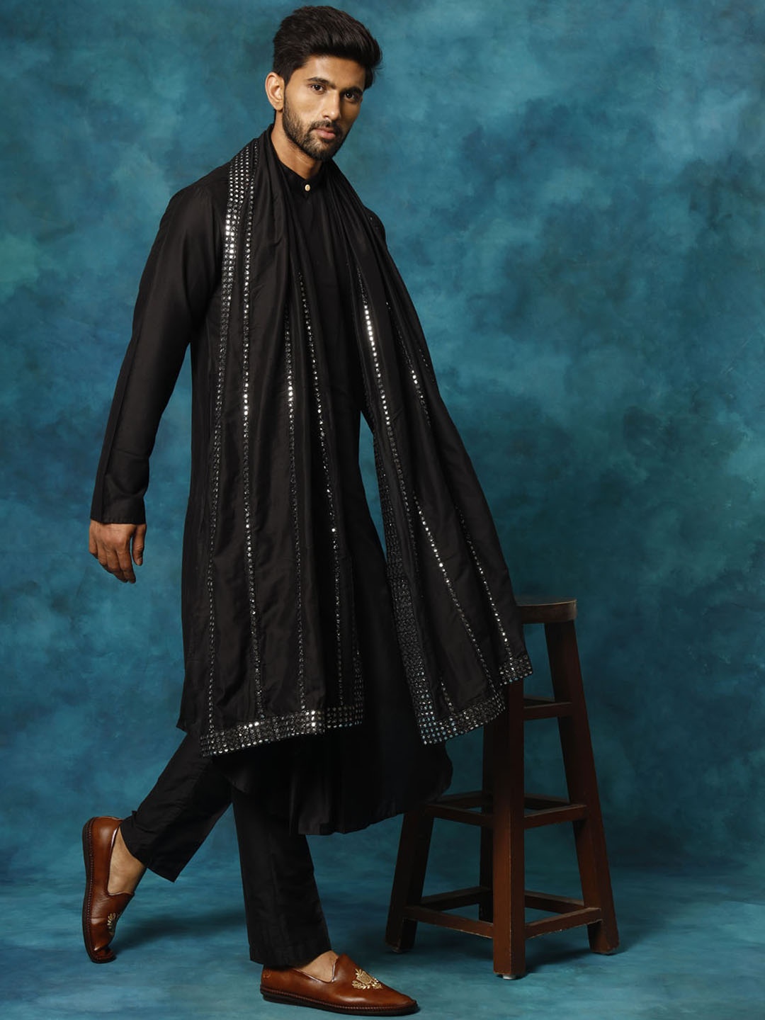 

VASTRAMAY Mirror Work Kurta With Pyjamas & Dupatta, Black
