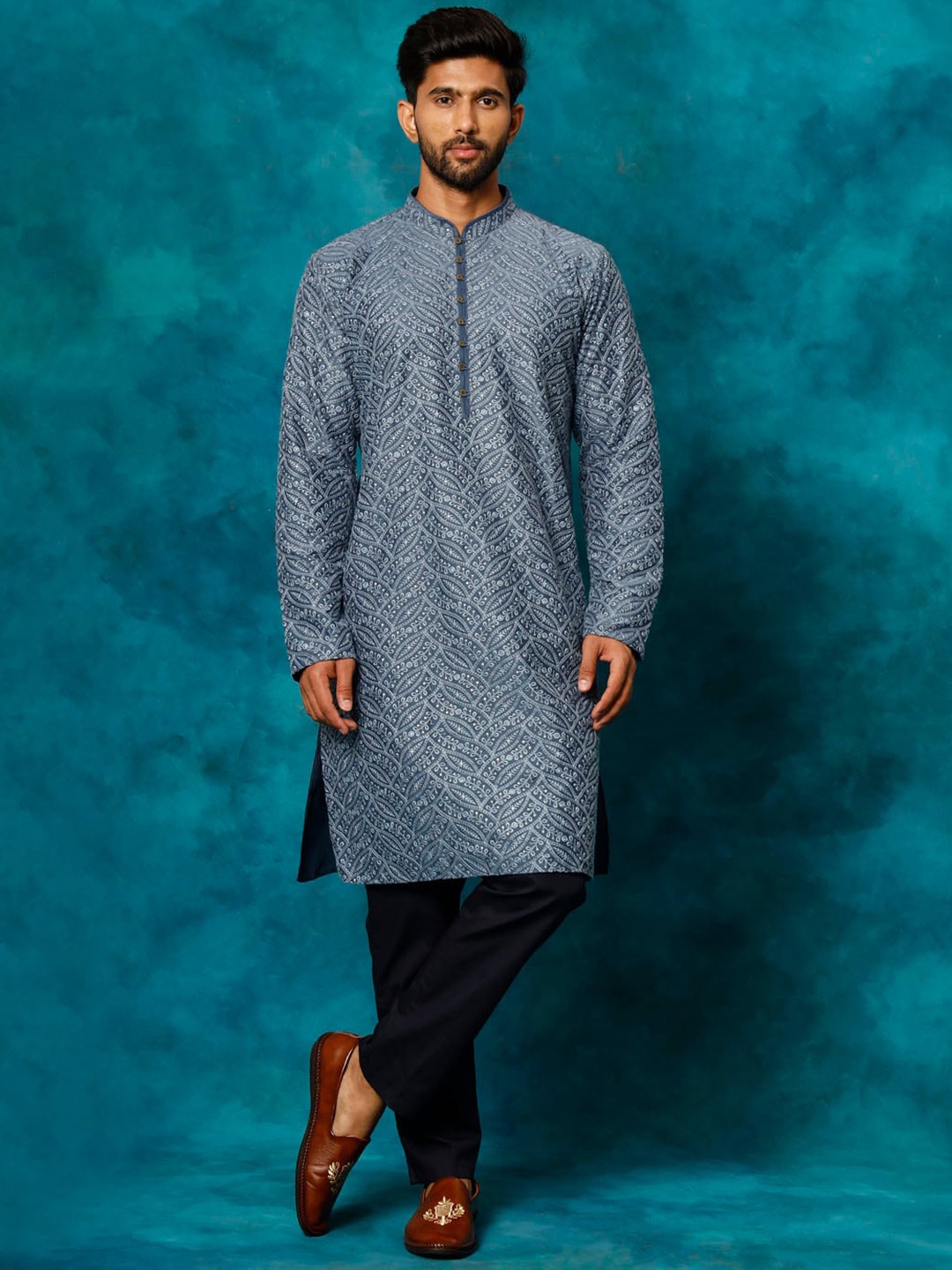 VASTRAMAY Floral Embroidered Regular Sequinned Kurta with Trousers, Grey