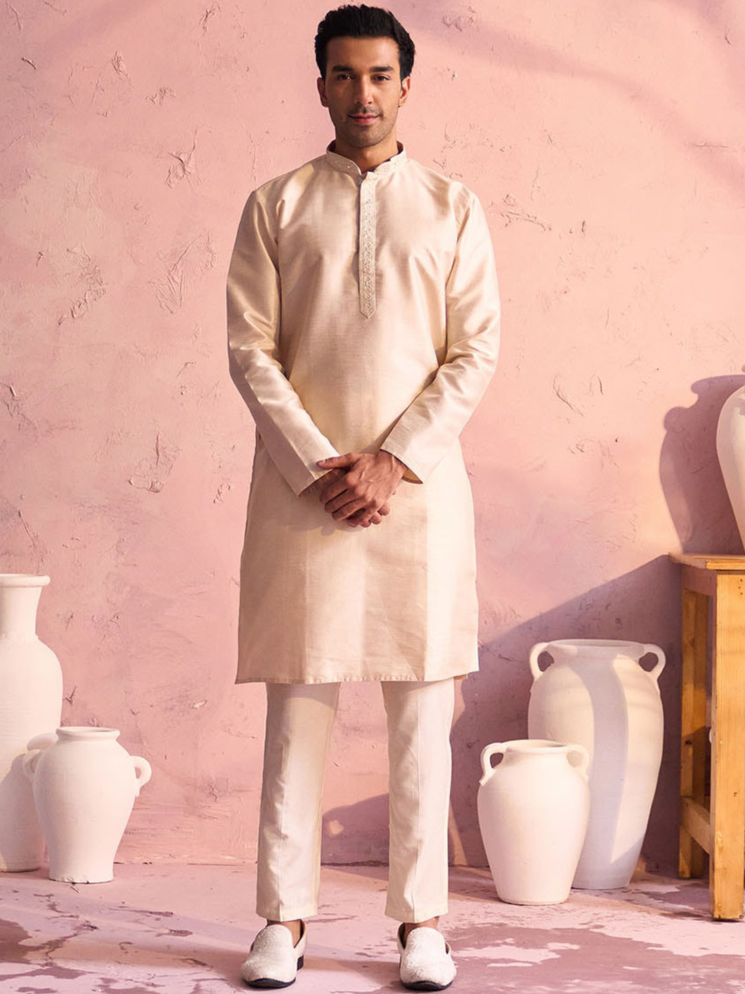 

VASTRAMAY Mandarin Collar Straight Kurta with Pyjamas, Beige