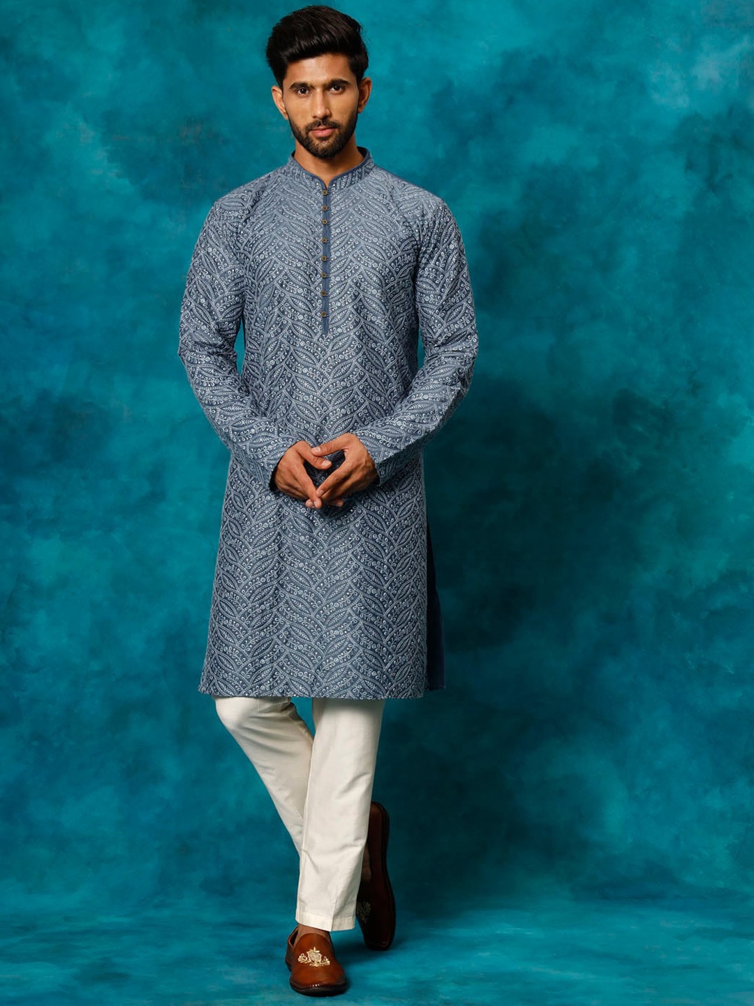 

VASTRAMAY Floral Embroidered Regular Thread Work Straight Kurta with Trousers, Grey
