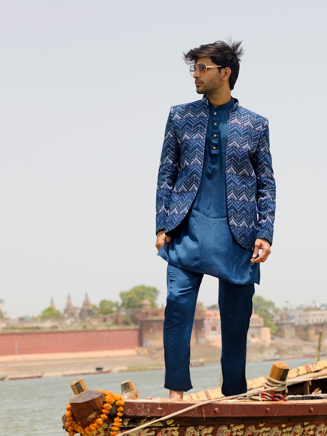 

VASTRAMAY Mandarin Collar Straight Kurta with Pyjamas & Jacket, Navy blue