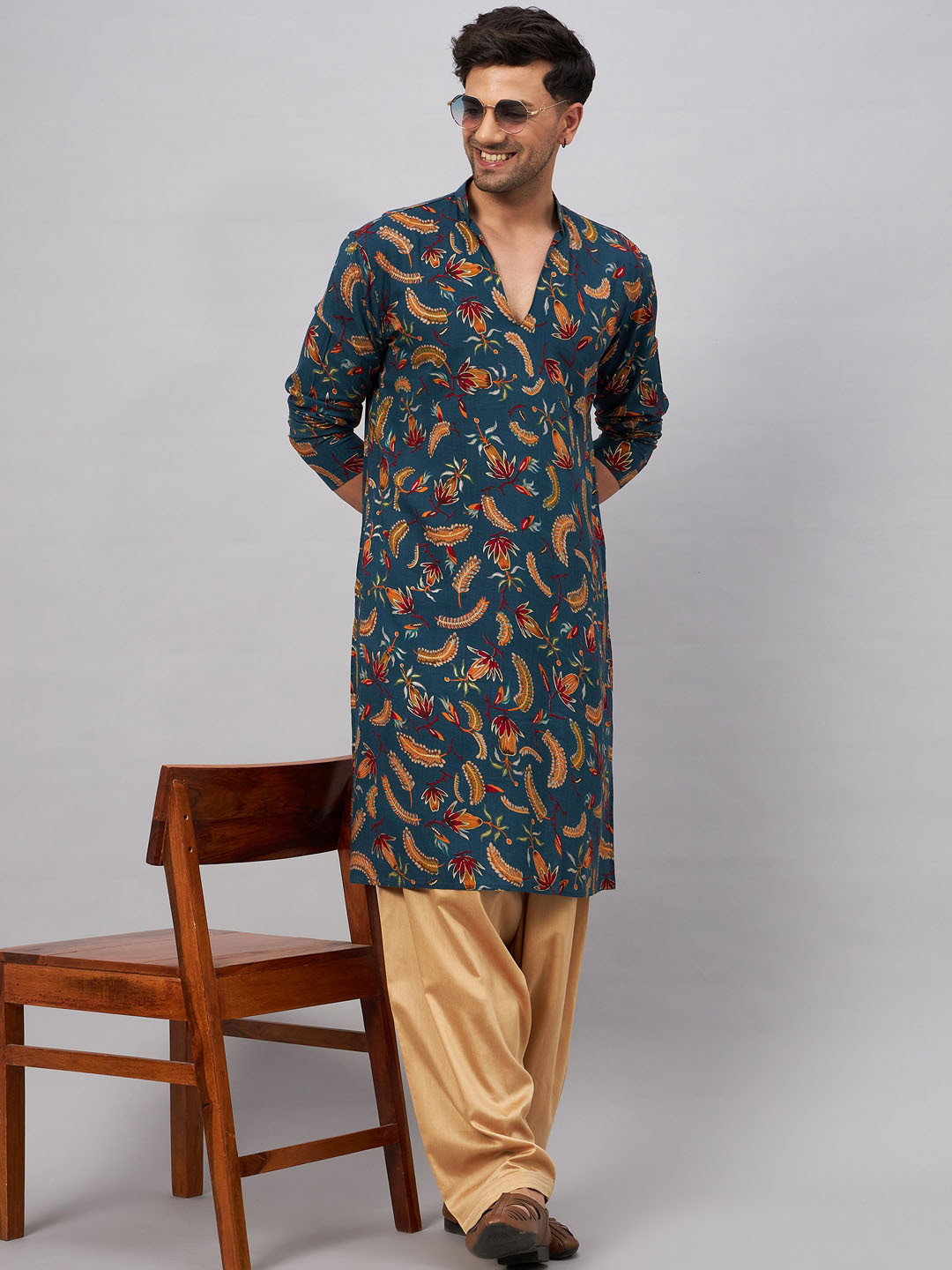 

VASTRAMAY Printed Regular Kurta with Patiala, Blue