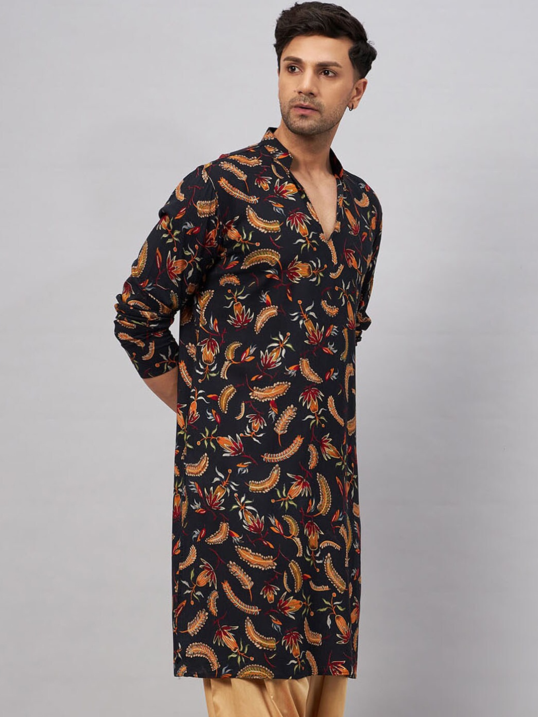 

VASTRAMAY Floral Printed Mandarin Collar Long Sleeve Straight Kurta, Black