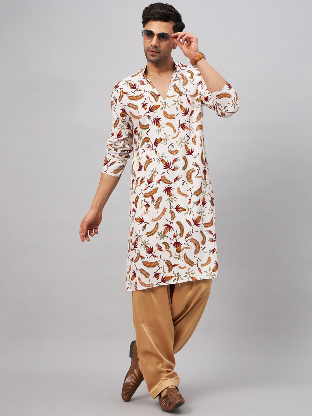 

VASTRAMAY Floral Printed Mandarin Collar Regular Kurta with Patiala, White