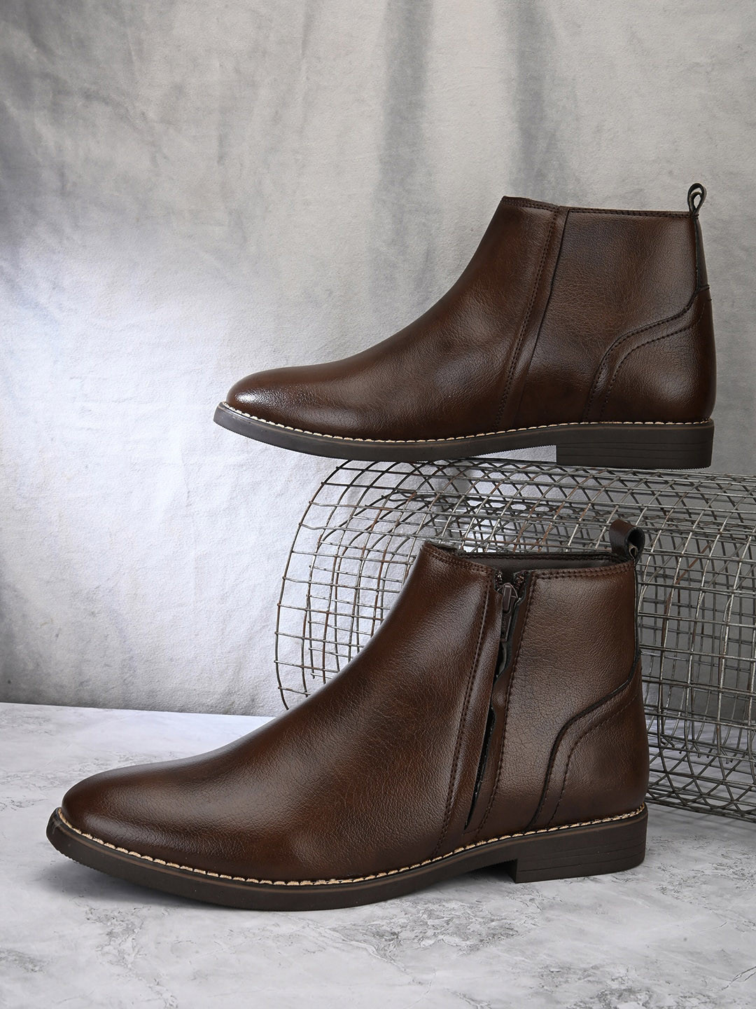 

The Roadster Lifestyle Co. Men Textured Mid-Top Regular Boots, Brown