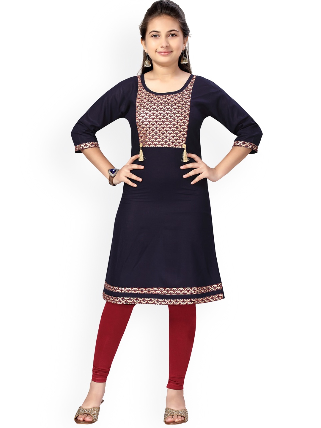 

BAESD Girls Geometric Yoke Design Pure Cotton Straight Kurta With Leggings, Navy blue